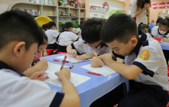Phụ huynh quan tâm thu tiền xong rồi các trường chi như thế nào?
