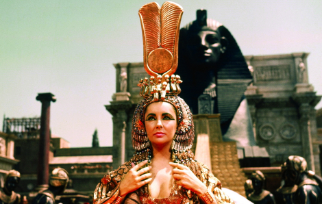 Cleopatra: Tượng đài phim cổ trang của Hollywood