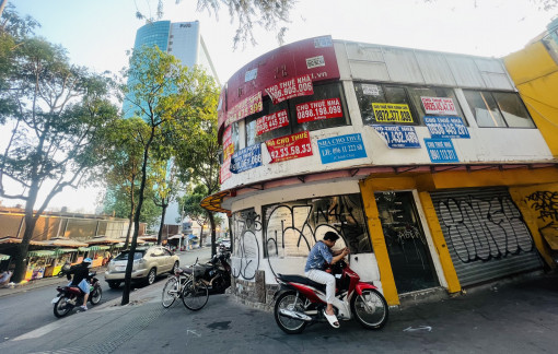 TPHCM: Nhiều cơ sở lưu trú đóng cửa, rao bán