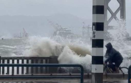 Hàng trăm ngàn người mệt mỏi vì mất điện ở Mỹ