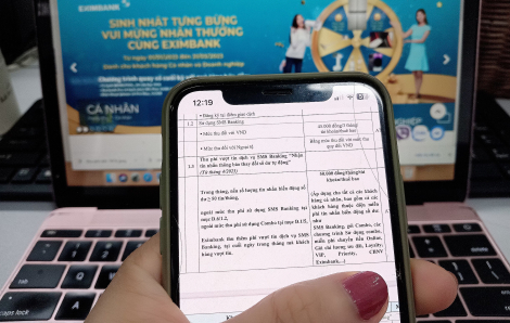 Ngân hàng lại tăng phí SMS Banking