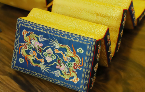 Gối tựa cung đình triều Nguyễn: Người đi, nghề ở lại