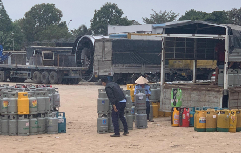 Thu giữ gần 1.200 bình gas, 26,5 tấn đường Thái Lan