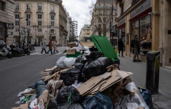 Paris sạch sẽ hơn khi các cuộc đình công tạm lắng