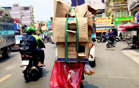 Xe “mù” chở hàng cồng kềnh xuất hiện đầy đường