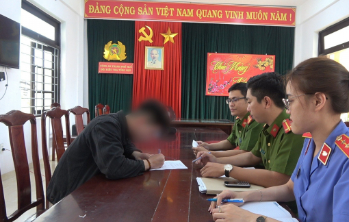 Nam thanh niên dùng clip 'nóng' để cưỡng dâm người yêu cũ