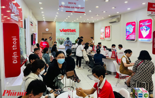 Nhiều thuê bao bị khóa 1 chiều, cửa hàng các nhà mạng quá tải