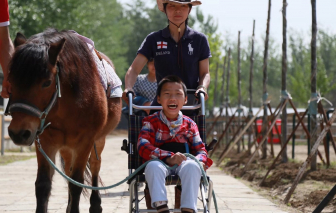 Trung Quốc: Học cưỡi ngựa để điều trị tự kỷ