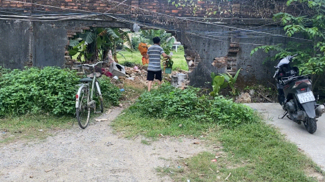 Nhiều nhà, đất "vàng" TP Quảng Ngãi nơi bỏ hoang, nơi thành bãi rác, nhà giữ xe