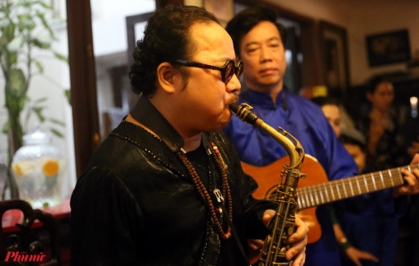 Trần Mạnh Tuấn hồi phục kỳ diệu, thổi saxophone tưởng nhớ nhạc sĩ Trịnh Công Sơn