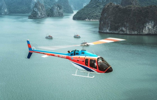 Trực thăng chở 4 người rơi trên vịnh Hạ Long, tìm thấy 2 thi thể và 1 số mảnh vỡ