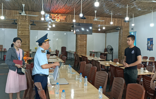 Kiểm tra nhà hàng bị tố "chặt chém" 3 du khách Trung Quốc