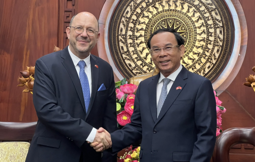 Bí thư Thành ủy TPHCM Nguyễn Văn Nên tiếp Đại sứ Thụy Sĩ tại Việt Nam