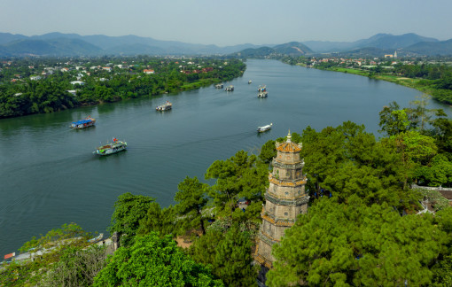 Trẩy hội Điện Huệ Nam trên thượng nguồn sông Hương