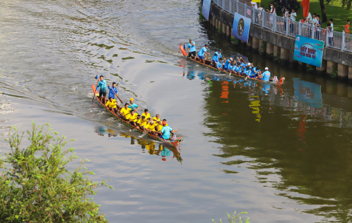 Cận cảnh màn đua ghe Ngo quyết liệt trên kênh Nhiêu Lộc - Thị Nghè