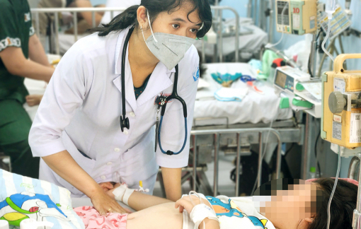 Nhiều bệnh nhi mắc sốt xuất huyết trở nặng dù bệnh chưa “vào mùa”