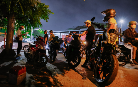 Hà Nội: Hàng loạt “quái xế” bị tổ công tác 141 cải trang tóm gọn trong đêm
