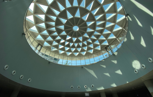 Cận cảnh giếng trời khổng lồ hình hoa sen ở nhà ga Bến Thành