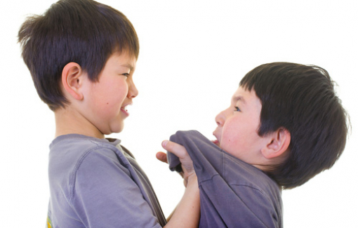 Nhận diện trẻ hay bắt nạt bạn để can thiệp sớm