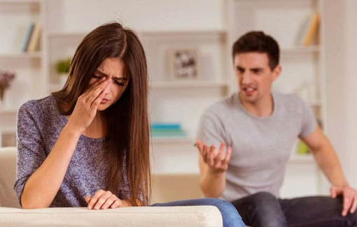 Làm việc online nuôi cả nhà nhưng vẫn không được chồng coi trọng