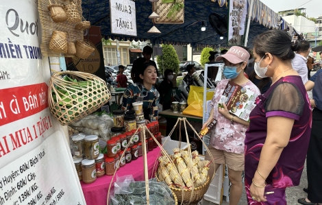 Hội Phụ nữ và Nữ doanh nhân tổ chức "Phiên chợ hàng Việt"