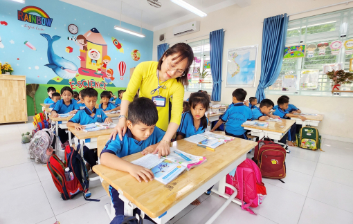 Cô trò vui trong những ngôi trường khang trang ở ngoại thành