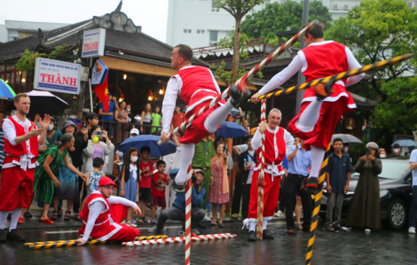 Cà kheo Bỉ  "khuấy động" Festival Nghề truyền thống Huế 2023
