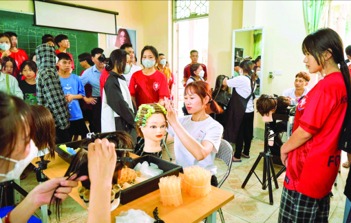 Việc hướng nghiệp, phân luồng học sinh đang méo mó vì… bệnh thành tích