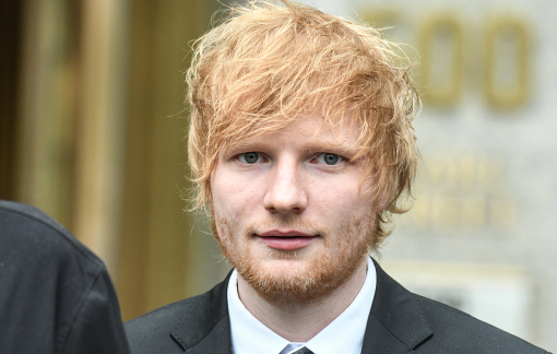 Ed Sheeran bật khóc sau khi thắng kiện trong vụ kiện đạo nhạc