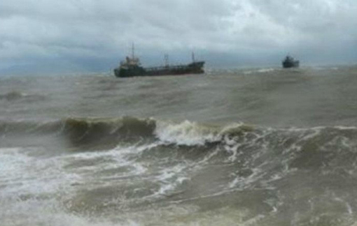 Áp thấp nhiệt đới đang tiến vào Biển Đông