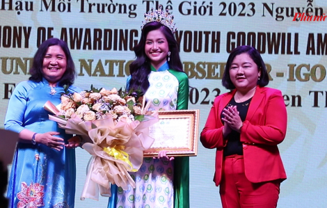 Hoa hậu Nguyễn Thanh Hà được trao tặng danh hiệu Đại sứ thiện chí trẻ Liên Hiệp Quốc