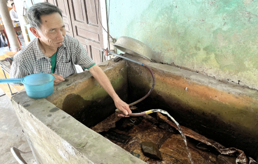 Nguồn nước vùng mỏ sắt ô nhiễm, dân phập phồng sợ bị ung thư