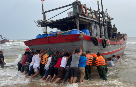 Thừa Thiên Huế: Lốc xoáy đánh chìm tàu cá