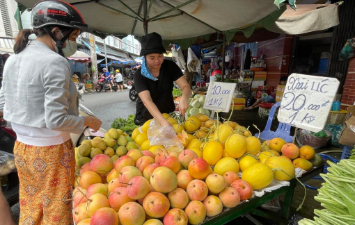 Giá trái cây giảm bất thường