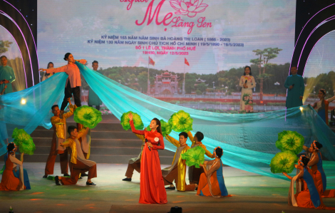 Khai mạc chương trình nghệ thuật “Người mẹ làng Sen” tại Nhà hát sông Hương