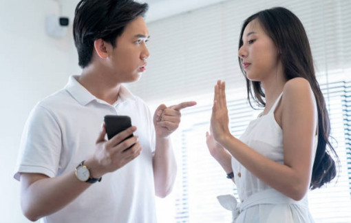 Vợ ngoại tình, còn ngang ngược nói: "Hôn nhân không hạnh phúc, thì phải chọn lại chồng"