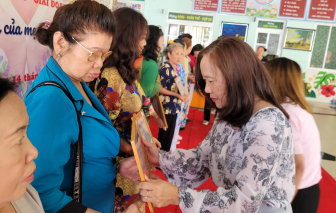 Tôn vinh những “Mẹ đỡ đầu”