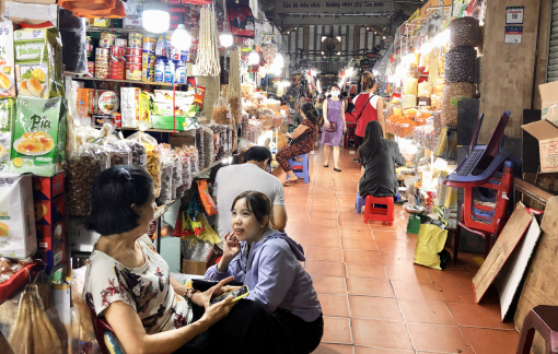 Sức mua yếu, giá hàng hóa vẫn cứ tăng