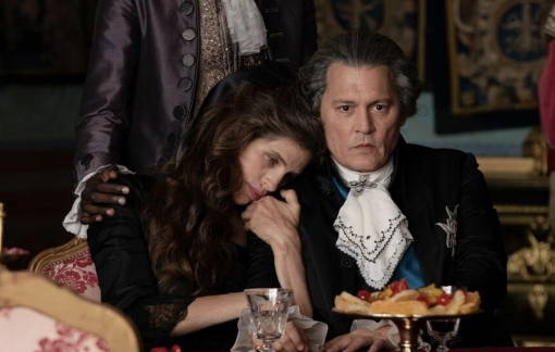 Vì sao tràng pháo tay 7 phút dành cho Johnny Depp “kích động công chúng”?