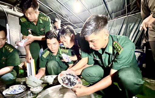 Tạm giữ nhiều đồ gốm nghi cổ vật