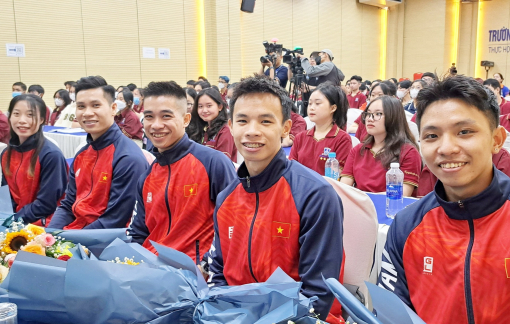 Đội tuyển aerobic Việt Nam giao lưu với sinh viên