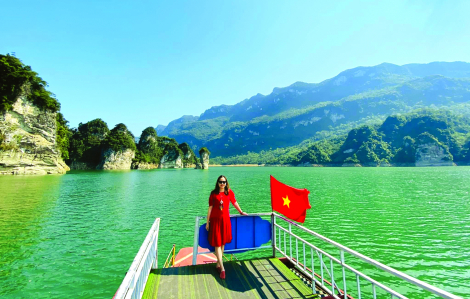 Về Tuyên Quang, lênh đênh sông nước và… tắm suối khoáng