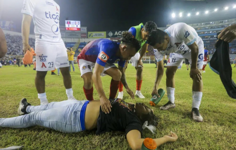 Ít nhất 12 người thiệt mạng trong vụ giẫm đạp tại sân vận động ở El Salvador