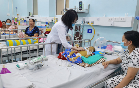 Bệnh viện Nhi Đồng 2 nhận trách nhiệm khi cha mẹ đưa con ra miền Bắc ghép gan