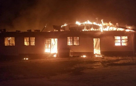 Ký túc xá trường học ở Guyana cháy rụi, ít nhất 19 trẻ em thiệt mạng