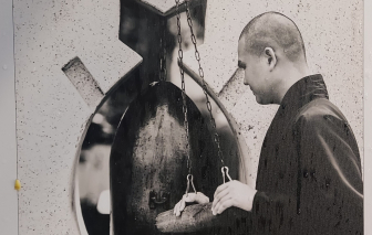 Tác phẩm “Tiếng chuông hòa bình” đoạt giải Nhất cuộc thi ảnh “Phật giáo với hòa bình”