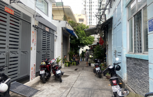 Cháy căn nhà trong hẻm sâu ở TPHCM lúc rạng sáng, 2 người thương vong