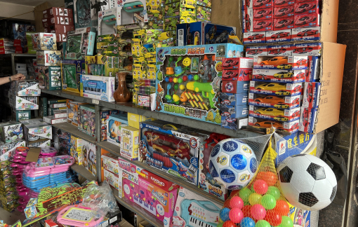 Thu giữ hàng ngàn sản phẩm đồ chơi trẻ em không rõ nguồn gốc xuất xứ