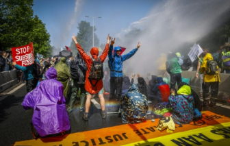 Hơn 1.500 nhà hoạt động khí hậu bị bắt ở Hà Lan