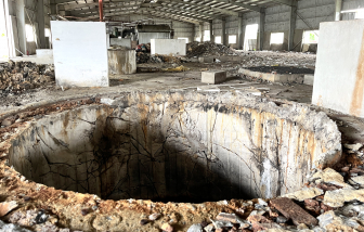 Nhà máy giấy hơn 1.200 tỉ đồng hoang tàn sau hơn 10 năm bỏ hoang